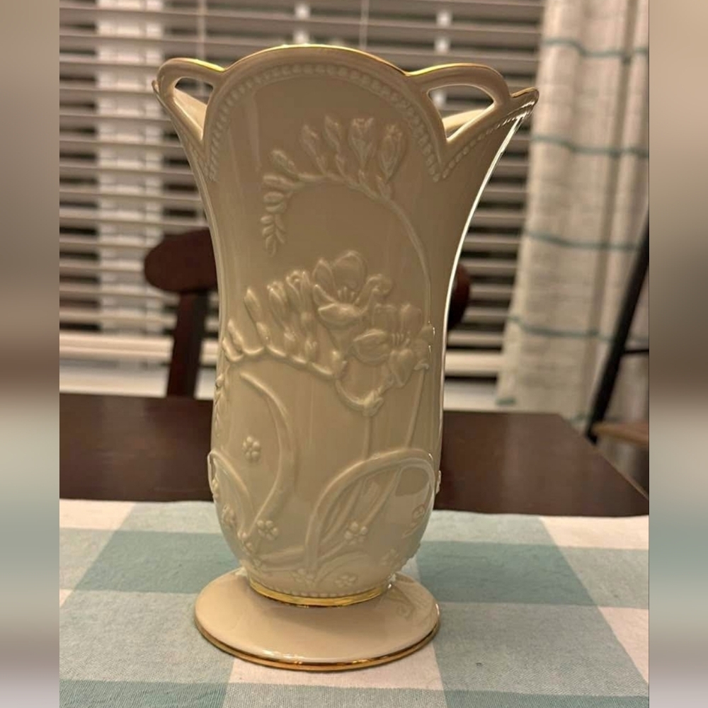 Lenox 24k Gold Rimmed Limited Edition Vase-Fanciful Freesia 2010